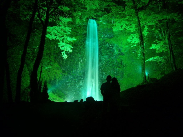 玉簾の滝ライトアップ