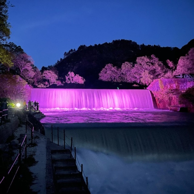 水音を聞きながら湯上り散歩